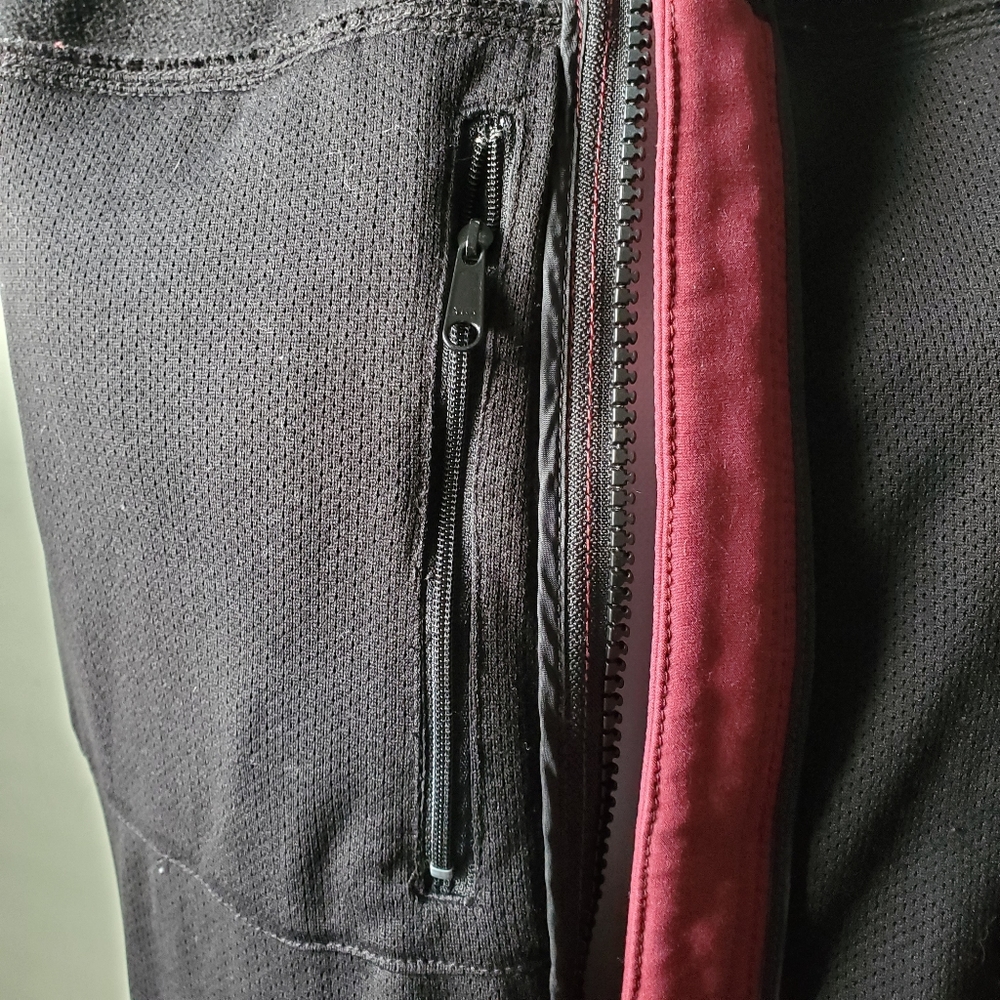 Carhartt Womens Soft Shell Water Repellent Full Zip Vest Pockets Burgundy Size L - Picture 9 of 10